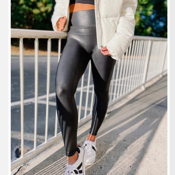 SPANX® Faux Leather Leggings Regular VERY BLACK, Size Medium - Picture 2 of 8